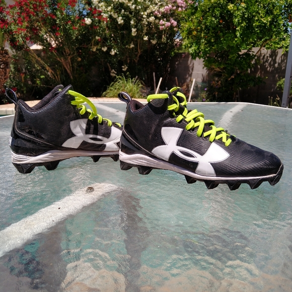 Cleats - Picture 1 of 3
